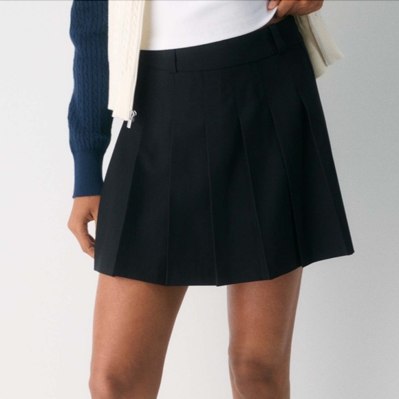 Aritzia Sunday Best Olive Pleated Micro Skirt Black Women’s Size 4 NWT - Picture 1 of 14